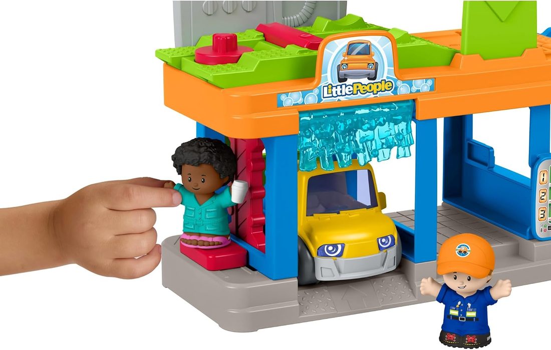 Little People Fillin’ Fun Service Station Playset view 3