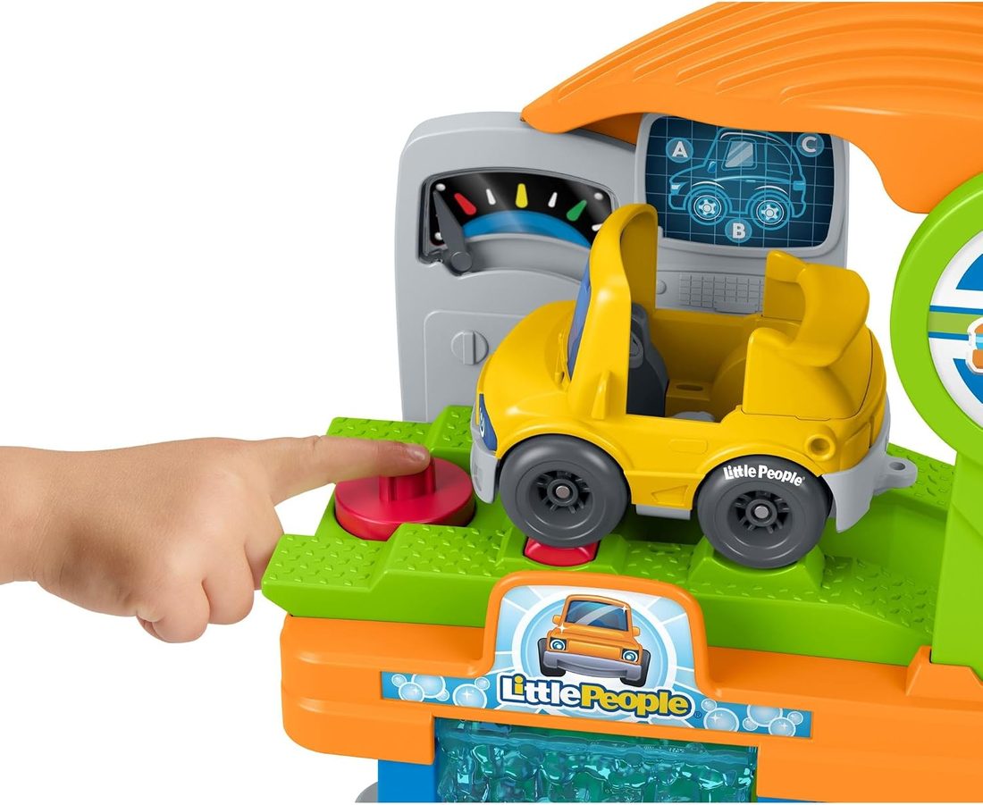 Little People Fillin’ Fun Service Station Playset view 4